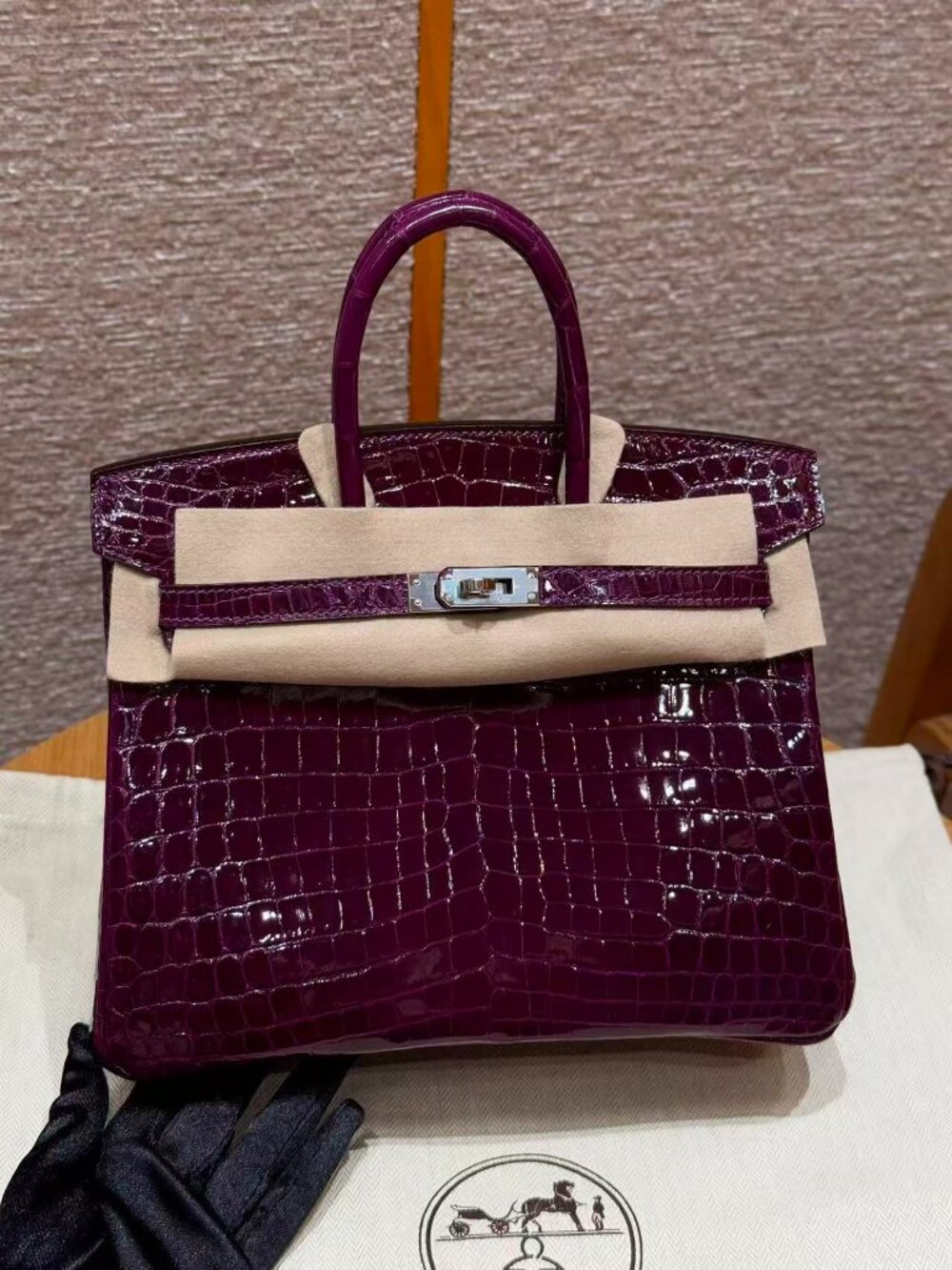 Classic Hermes Bag: A Stylish and Versatile Choice for Elegance